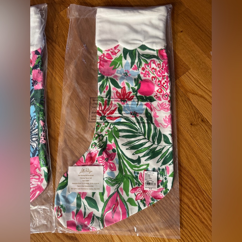 NWT Lilly Pulitzer Christmas Glowing Garden Printed Sock Stocking Scalloped Trim